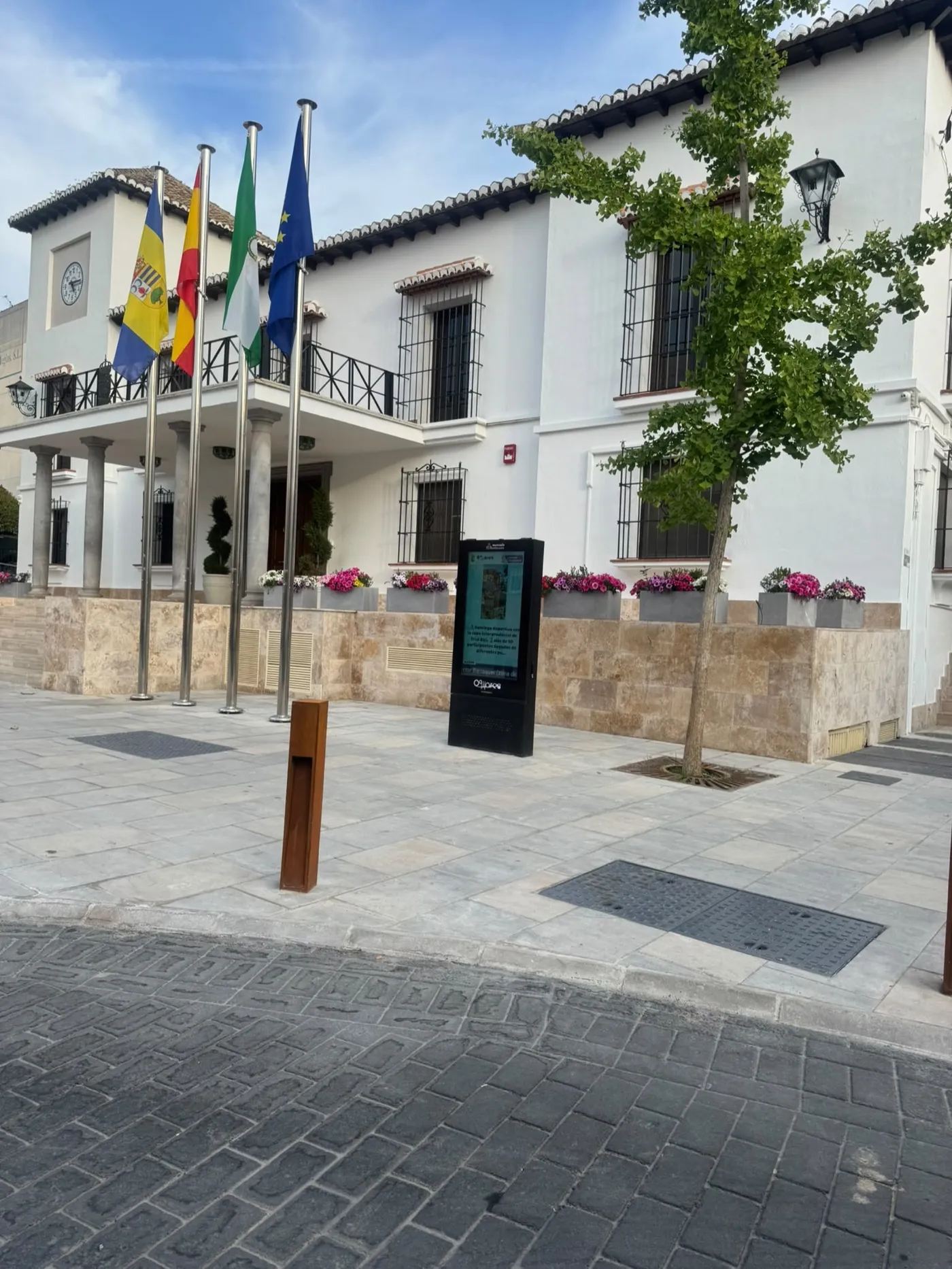 MUPI informativo ante el Ayuntamiento de Ogíjares